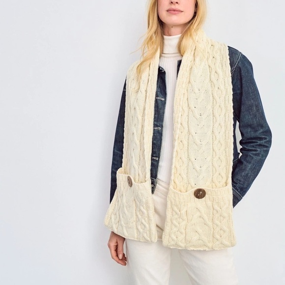 ARAN WOOLEN MILLS BEIGE POCKET SCARF! - Picture 1 of 8